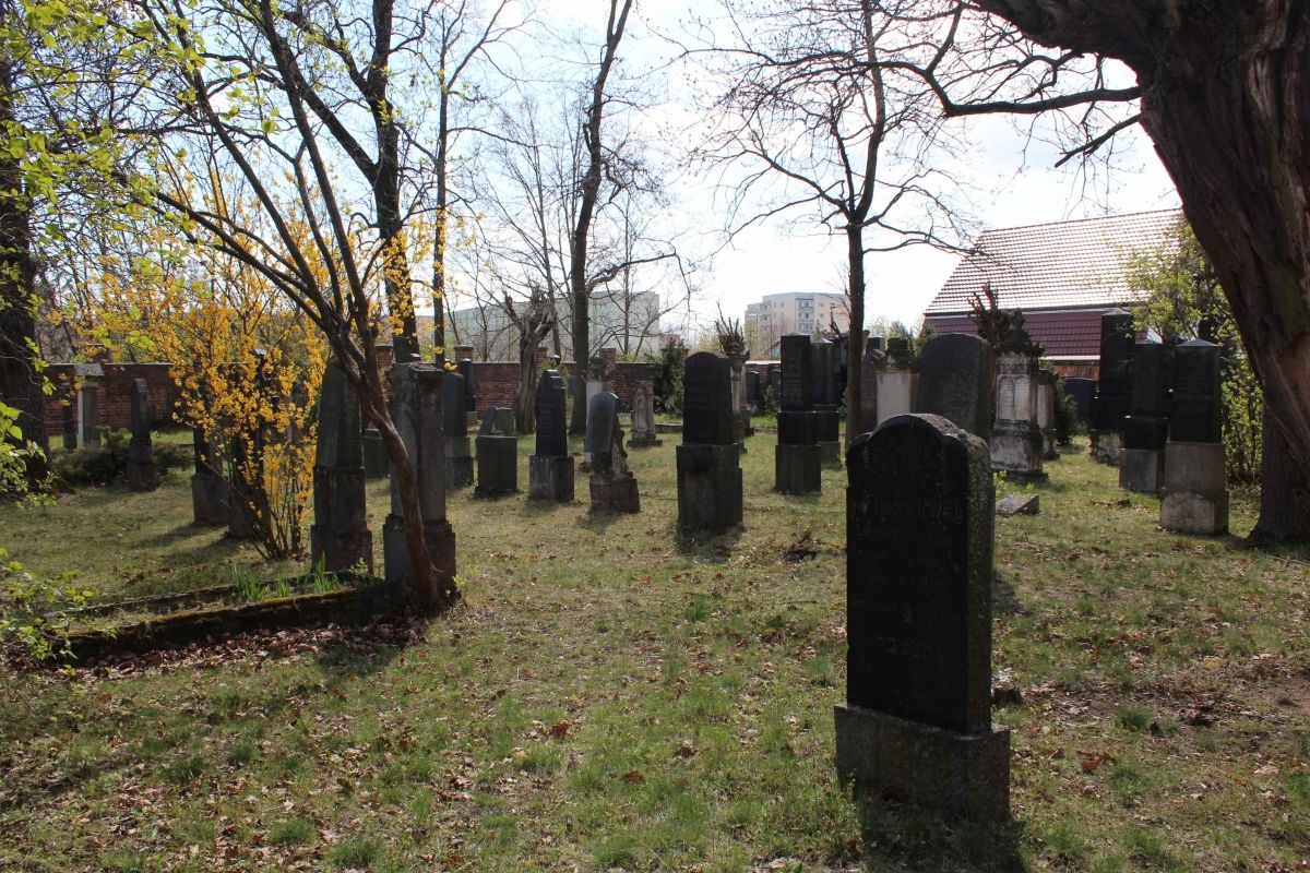 (9) Bergkapelle mit Jüdischem Friedhof und Kriegsdenkmal