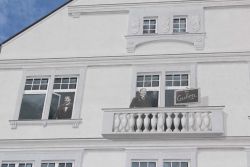 Giebelmalerei Die Fenster zum Hof