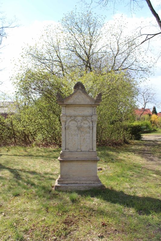 (3) Bergkapelle mit Jüdischem Friedhof und Kriegsdenkmal