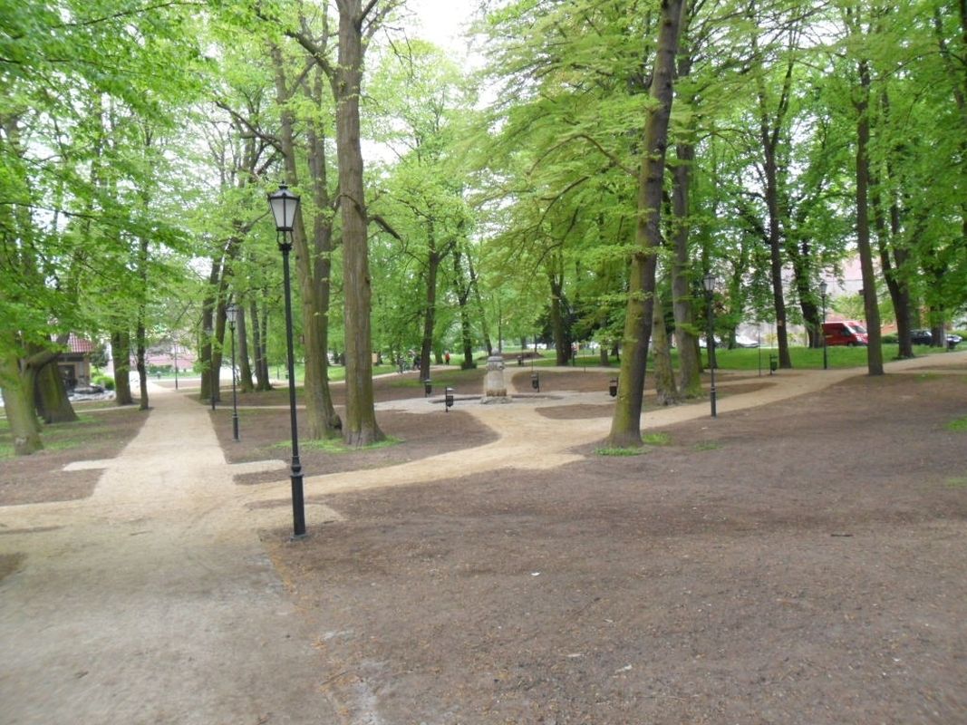 (4) Mickiewicz-Park