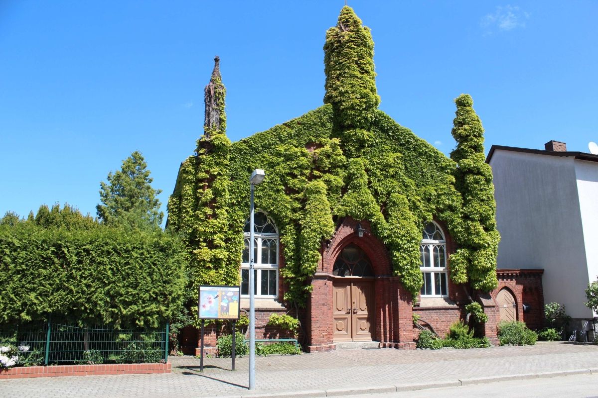 (2) Catholic-apostolic Church of Peace (Ger. Friedenskirche)