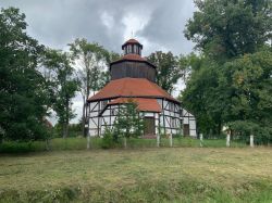Römisch-Katholische Kirche der Heiligen Familie in S?kowice aus II Hälfte des 17. Jh.
